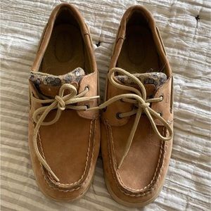 Womens size 8 Sperrys